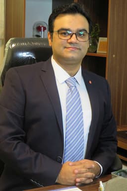 تصویر دکتر بهمن ملک زاده متخصص قلب و عروق در شیراز