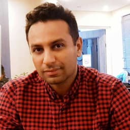 تصویر دکتر ارد غریبی متخصص ارتوپدی در شیراز